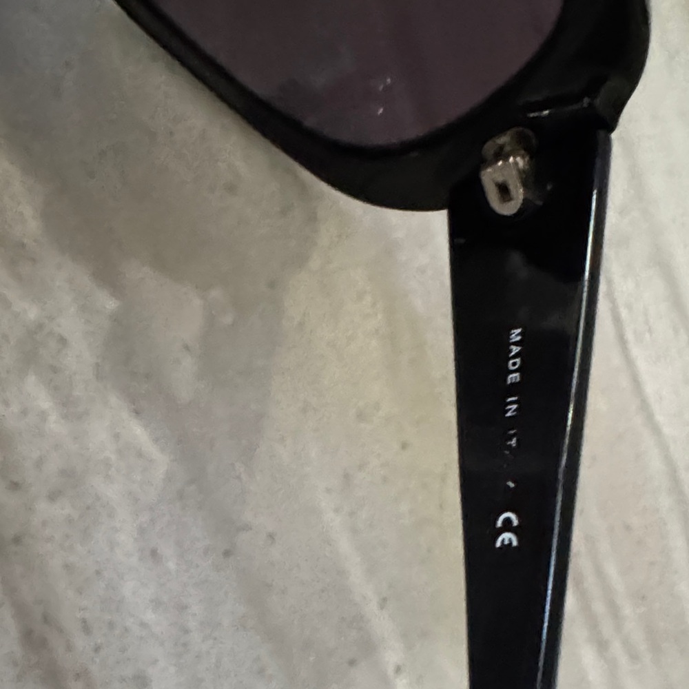 Y2K original CHANEL Dark Frame Sunglasses - Picture 4 of 9